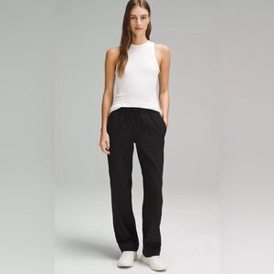 Lululemon Straight-Leg Mid-Rise Pant Luxtreme, Medium